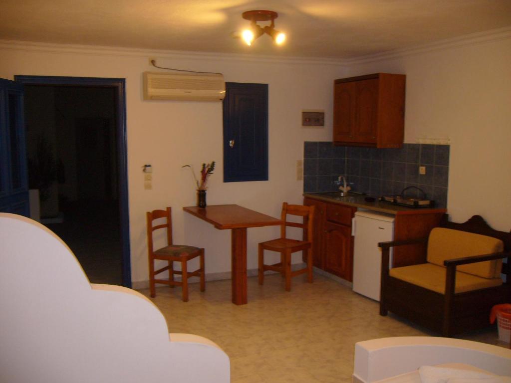 San Efrem Aparthotel Perissa  Quarto foto